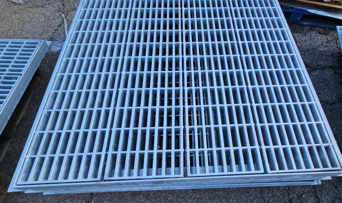 Steel bar grating
